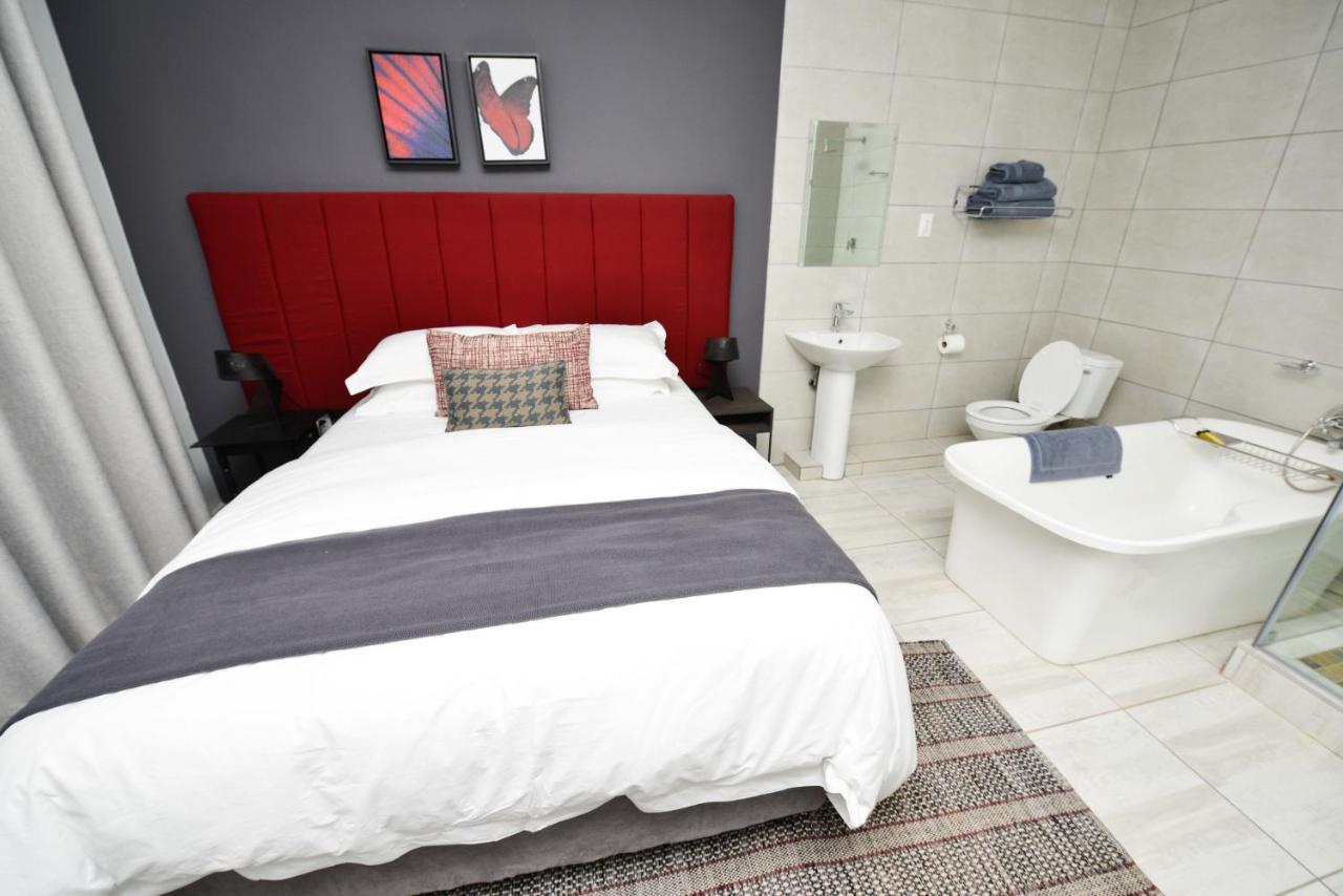 Serurubele Boutique Hotel Bosbokrand Экстерьер фото