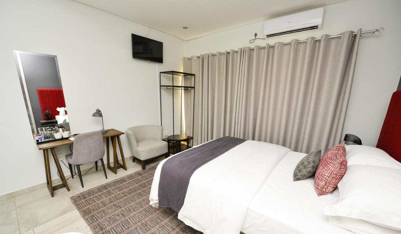 Serurubele Boutique Hotel Bosbokrand Экстерьер фото